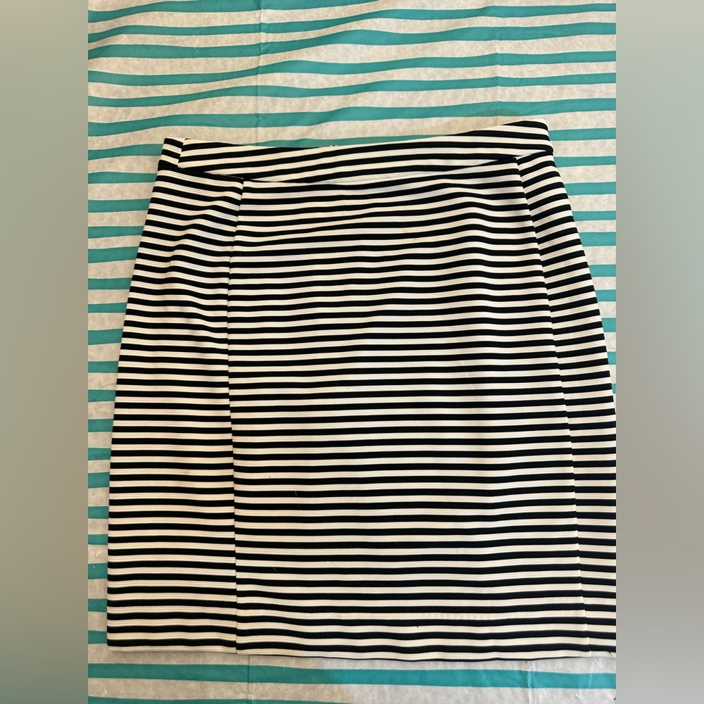41 Hawthorn Black & White Striped Pencil Skirt